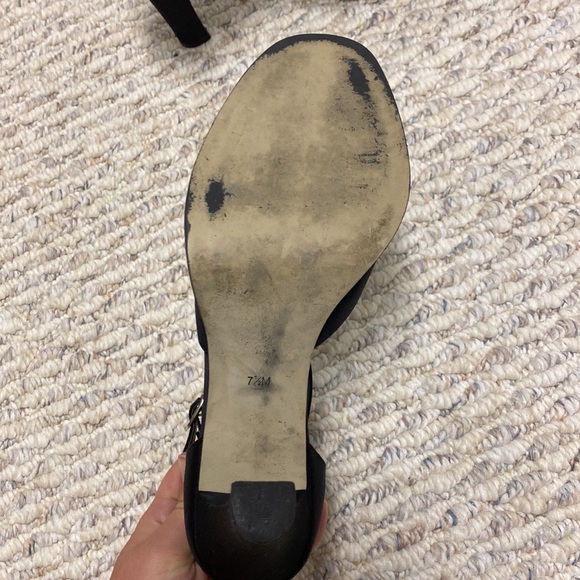 Black small block heels - Picture 4 of 4